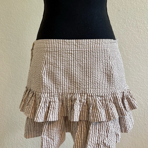 Cute BCBGMAXAZRIA Beige And White Striped Pleated Mini Skirt Size 8 - - Picture 6 of 7